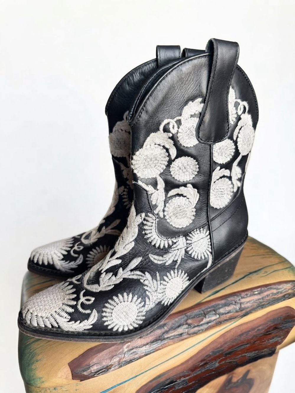 MP Patricia Mejía Artisan Leather Embroidered Cowboy Boots Handmade in Columbia